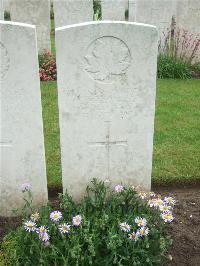 Etaples Military Cemetery - Raymond, Earl Hofmann